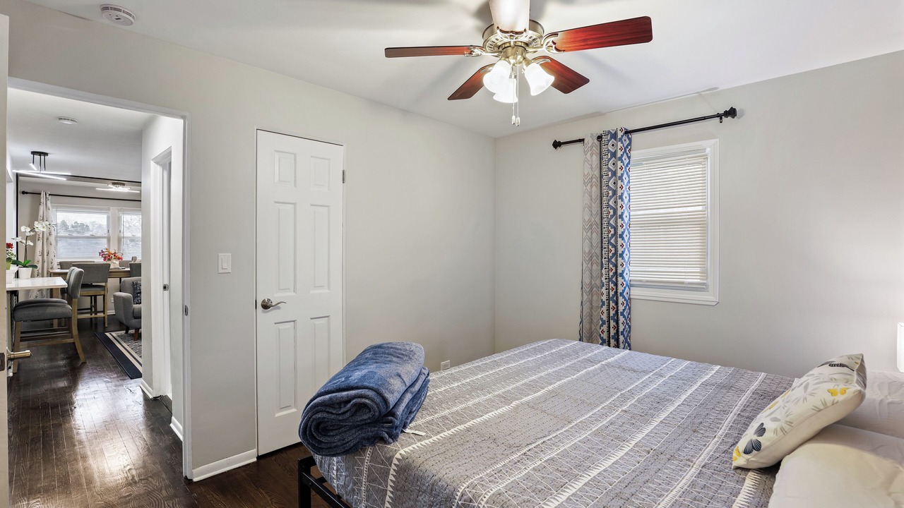 Photo of Bedroom in Elmhurst