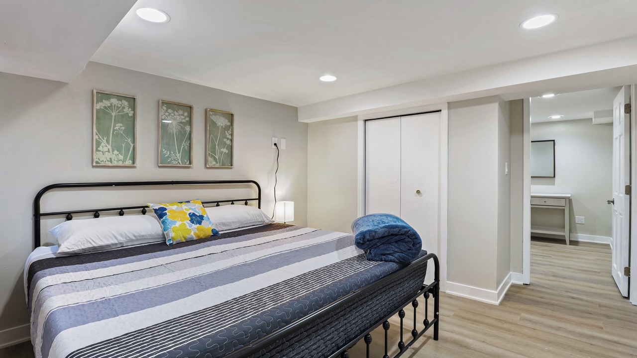 Photo of Bedroom in Elmhurst