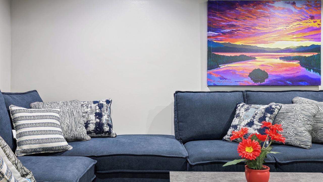 Photo of Livingroom in Elmhurst