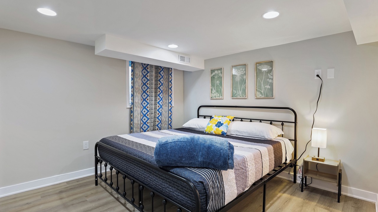 Photo of Bedroom in Elmhurst