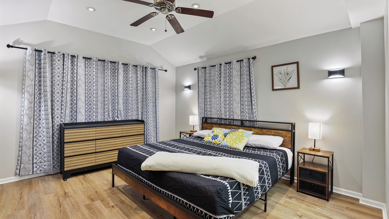Photo of Bedroom in Elmhurst