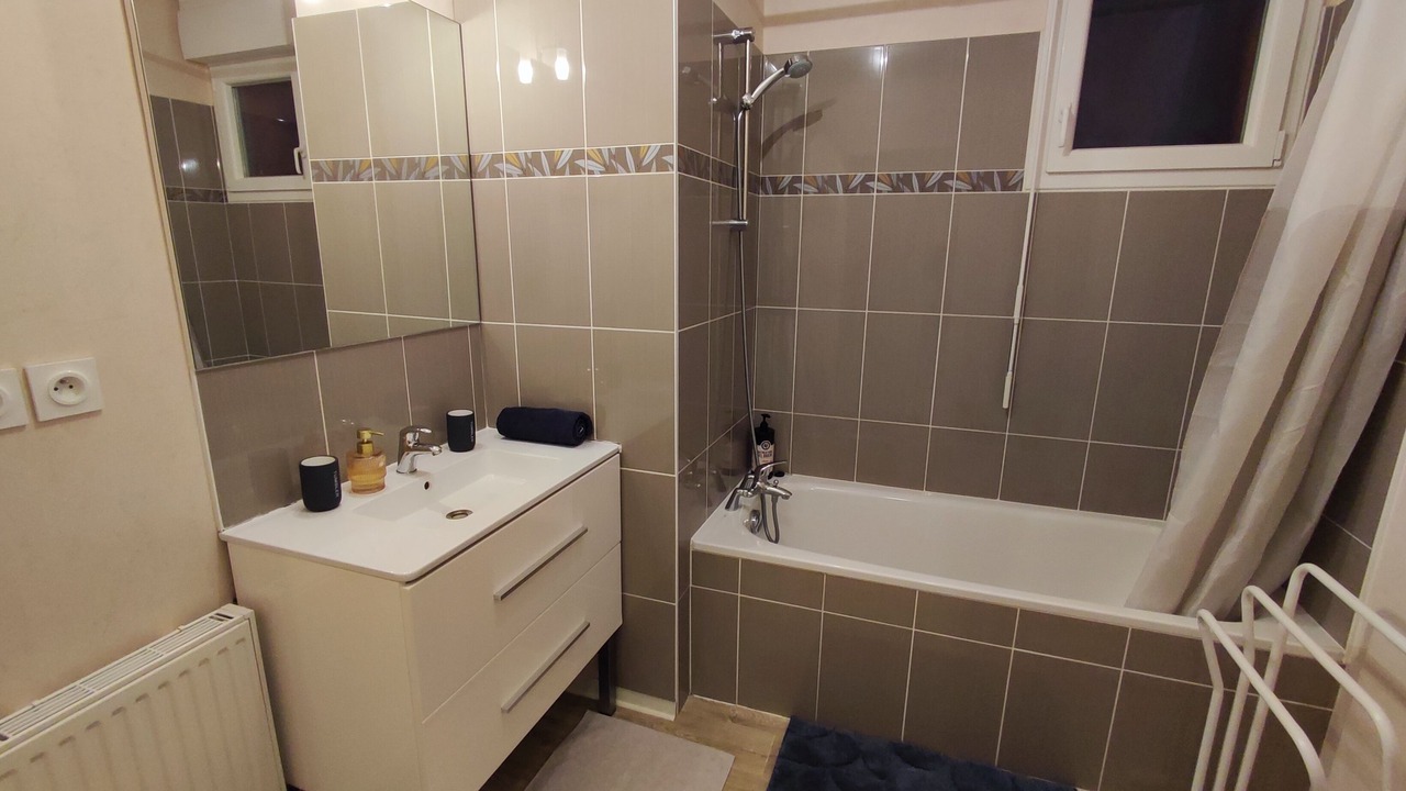 Photo of Bathroom in Chenove