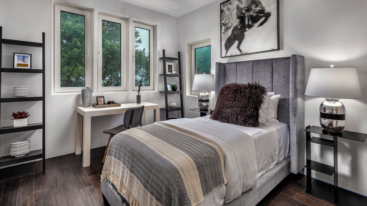 Photo of Bedroom in Crestline