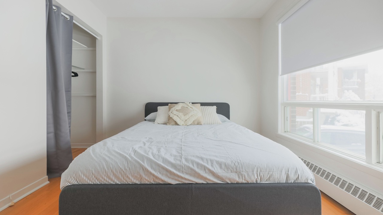 Photo of Bedroom in Longueuil