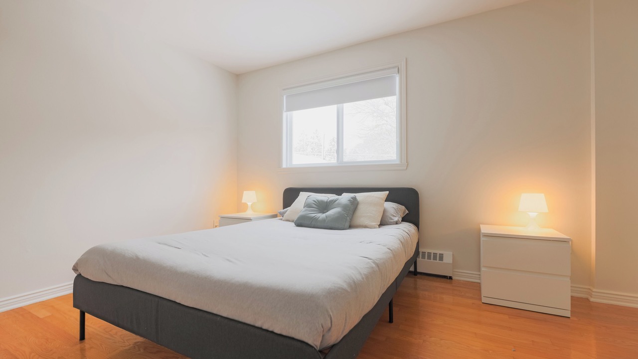 Photo of Bedroom in Longueuil