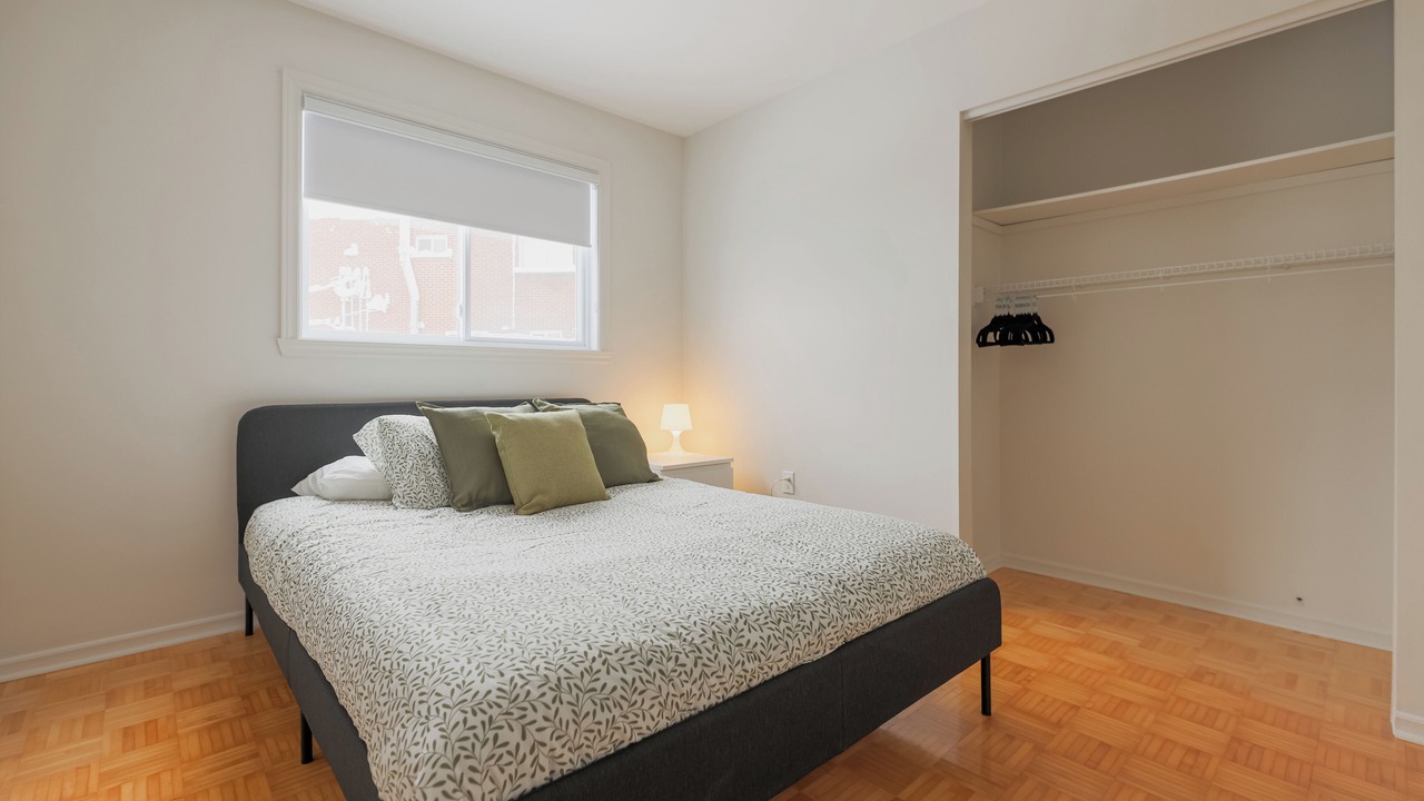 Photo of Bedroom in Longueuil