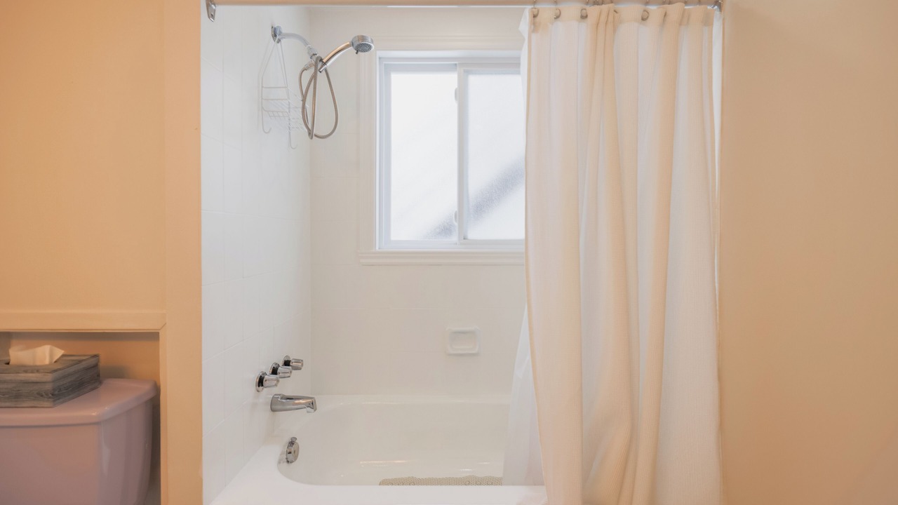 Photo of Bathroom in Longueuil