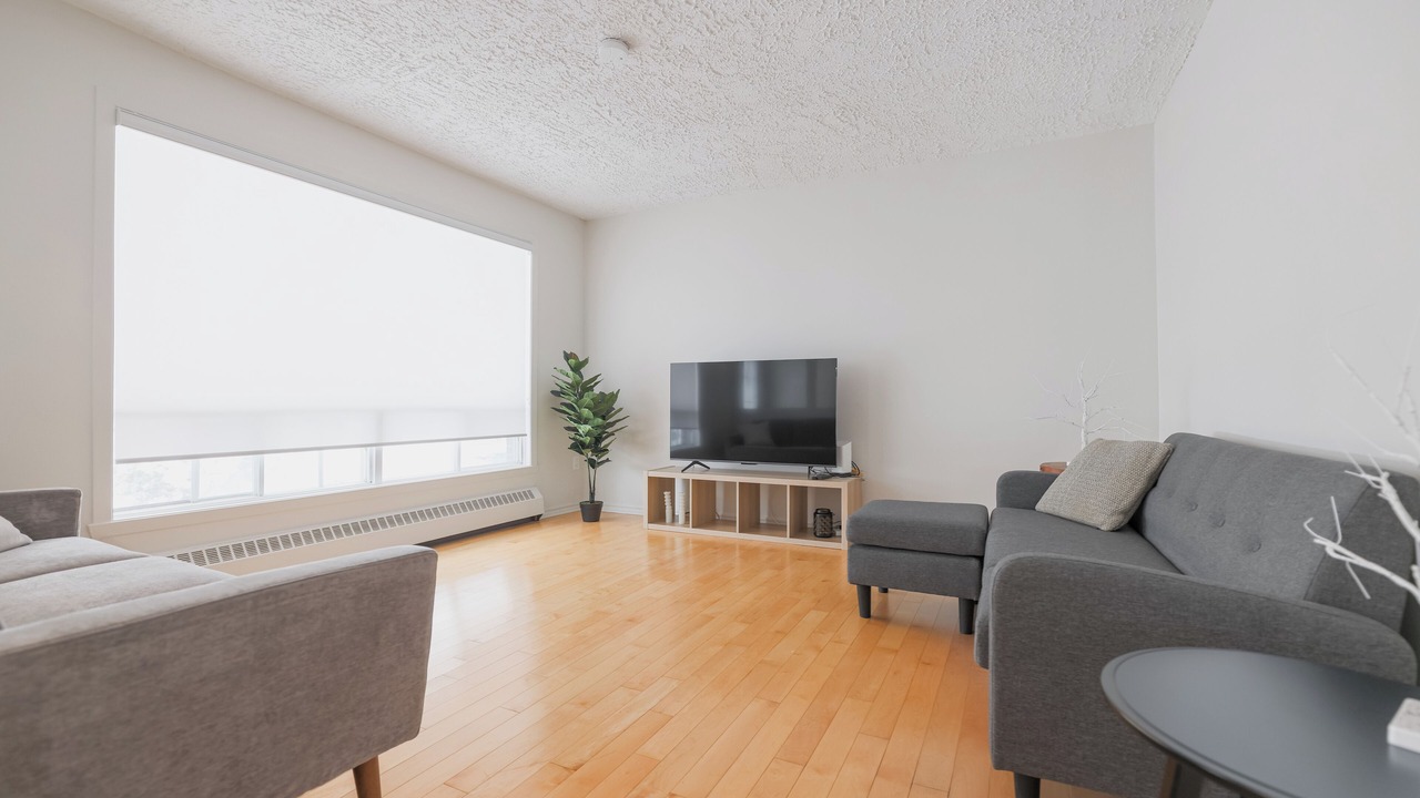 Photo of Livingroom in Longueuil
