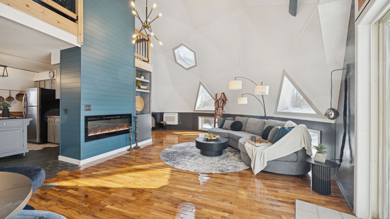 Photo of Livingroom in Maple Lake