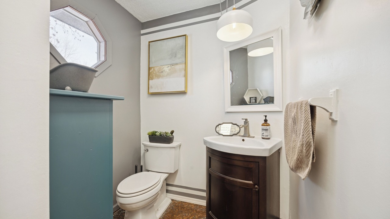 Photo of Bathroom in Maple Lake