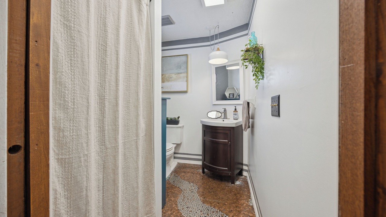 Photo of Bathroom in Maple Lake