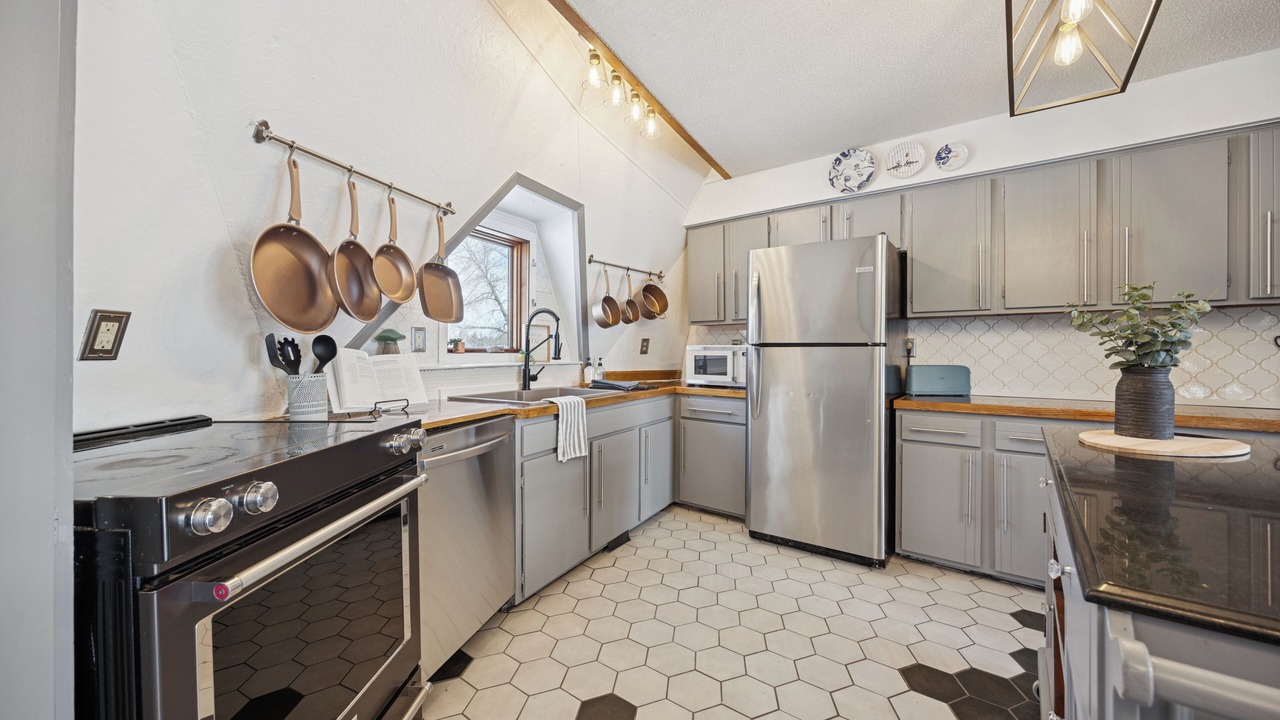 Photo of Kitchen in Maple Lake