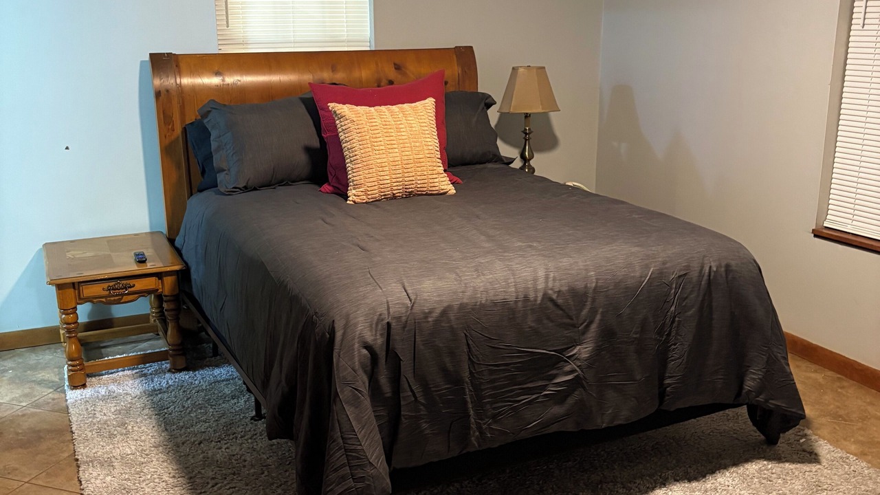 Photo of Bedroom in Benton
