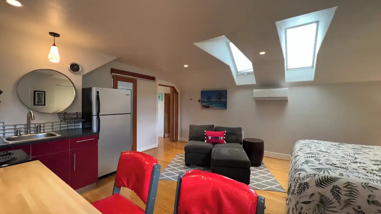 Photo of Bedroom in Amazon