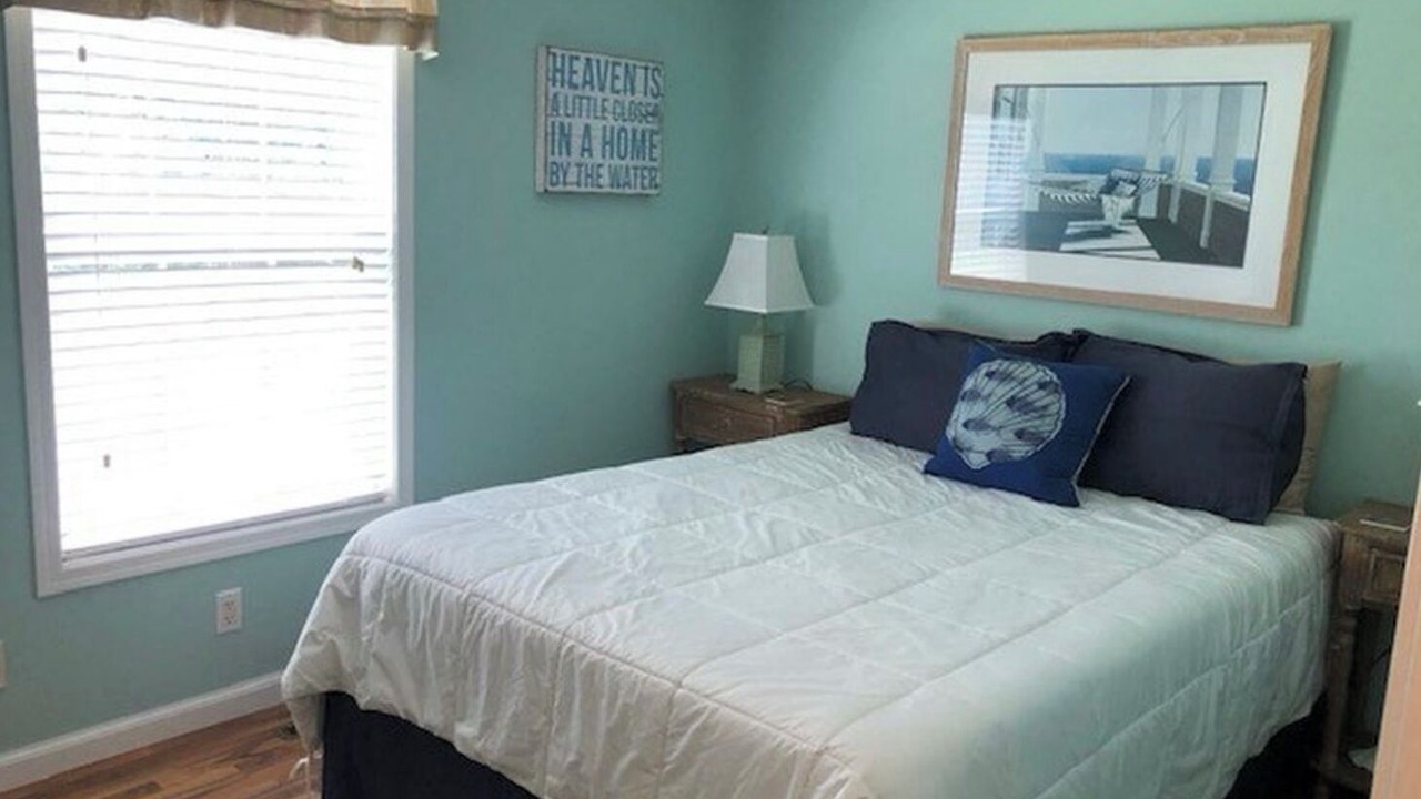 Photo of Bedroom in Deltaville