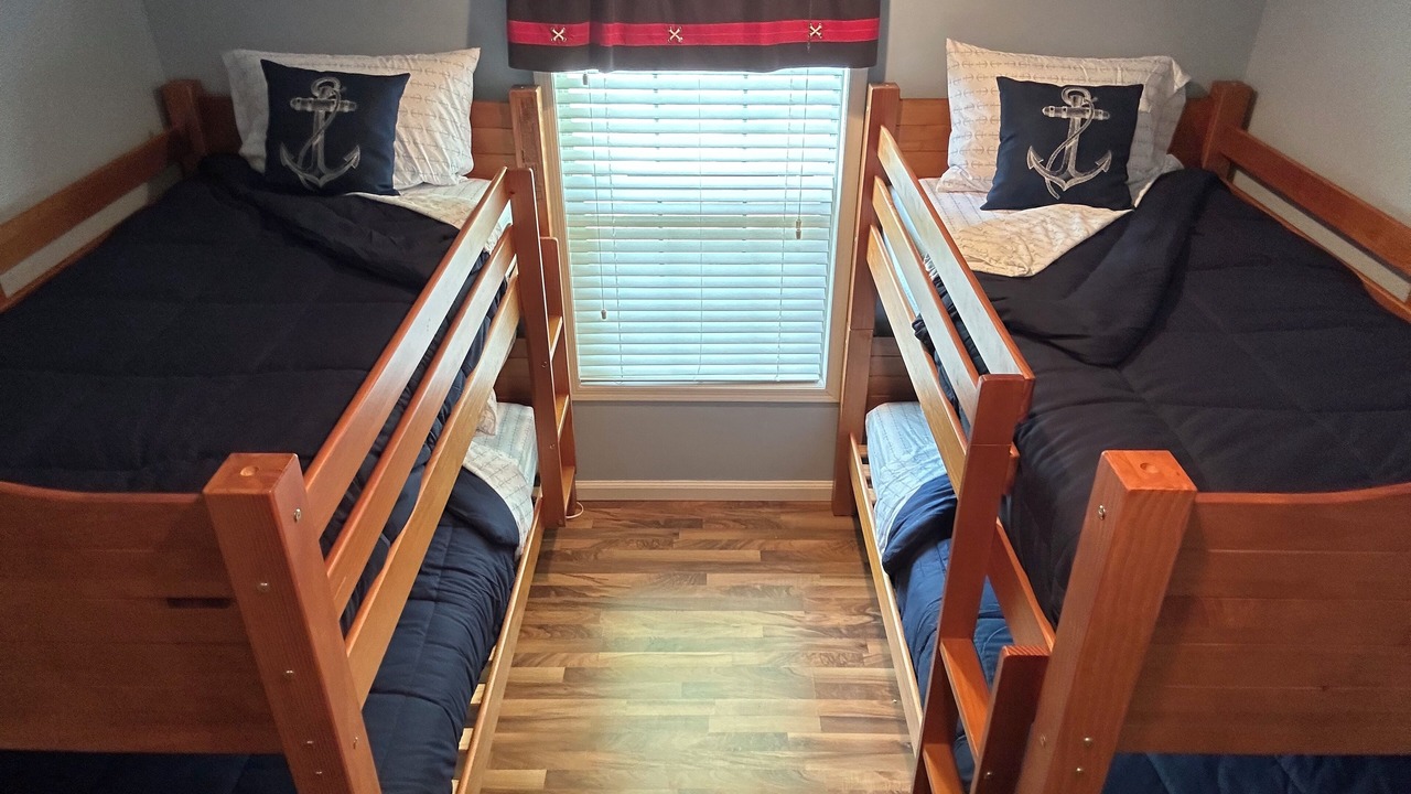 Photo of Bedroom in Deltaville