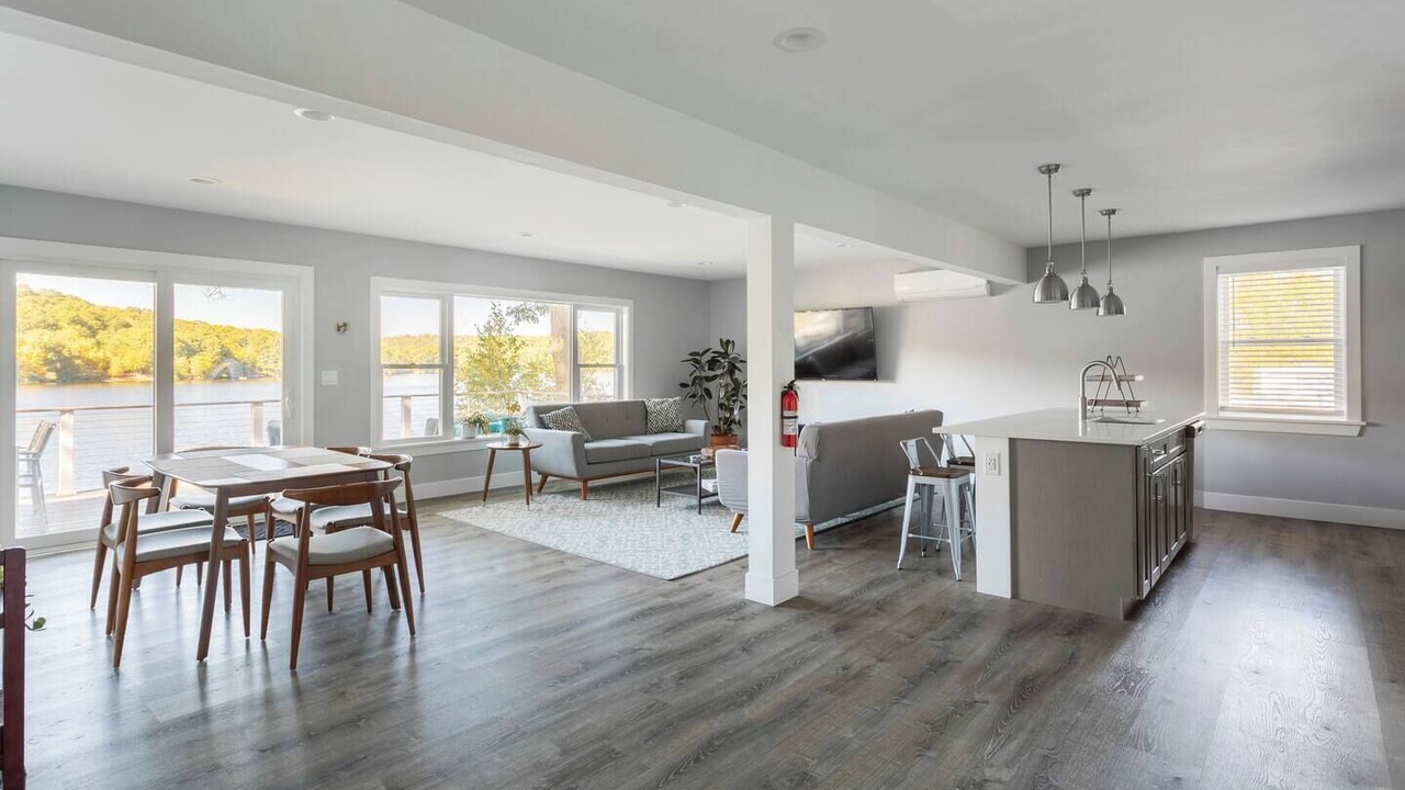 Photo of Livingroom in East Lyme