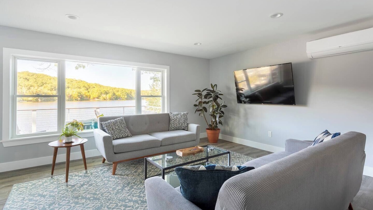 Photo of Livingroom in East Lyme