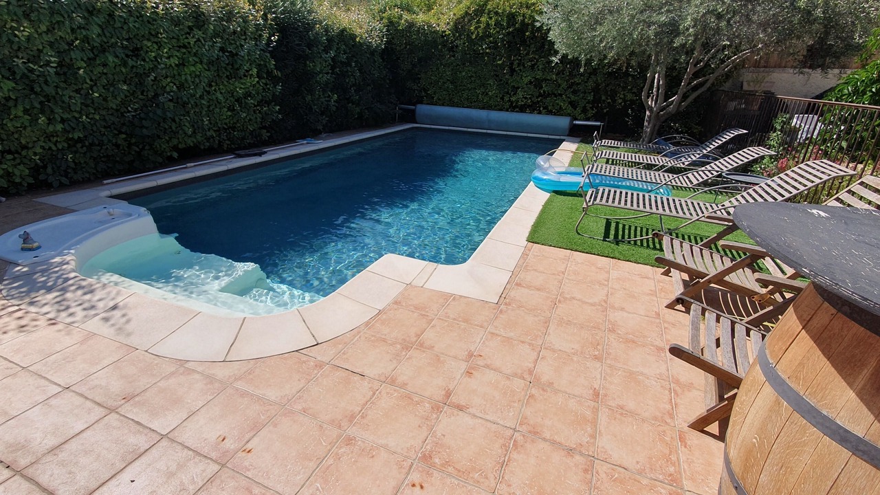 Photo of Outdoor in Chateauneuf-de-Gadagne