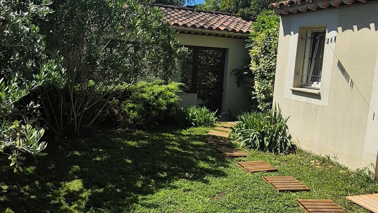 Photo of Outdoor in Chateauneuf-de-Gadagne