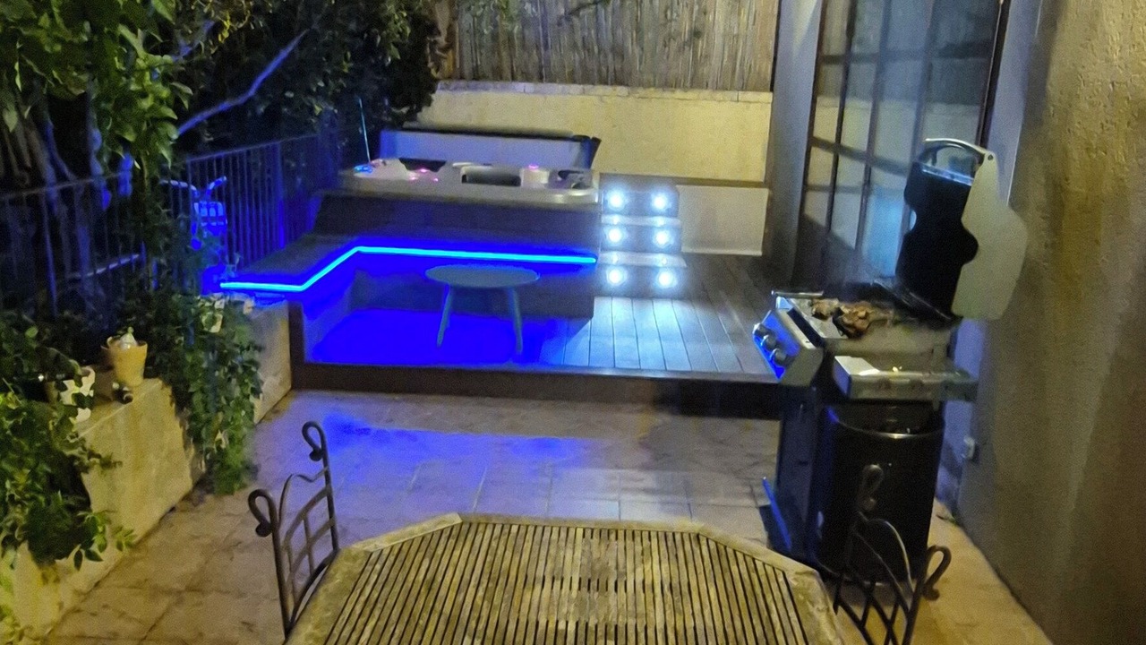 Photo of Outdoor in Chateauneuf-de-Gadagne