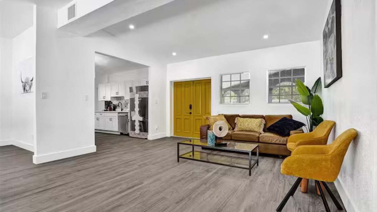 Photo of Livingroom in Ives Estates