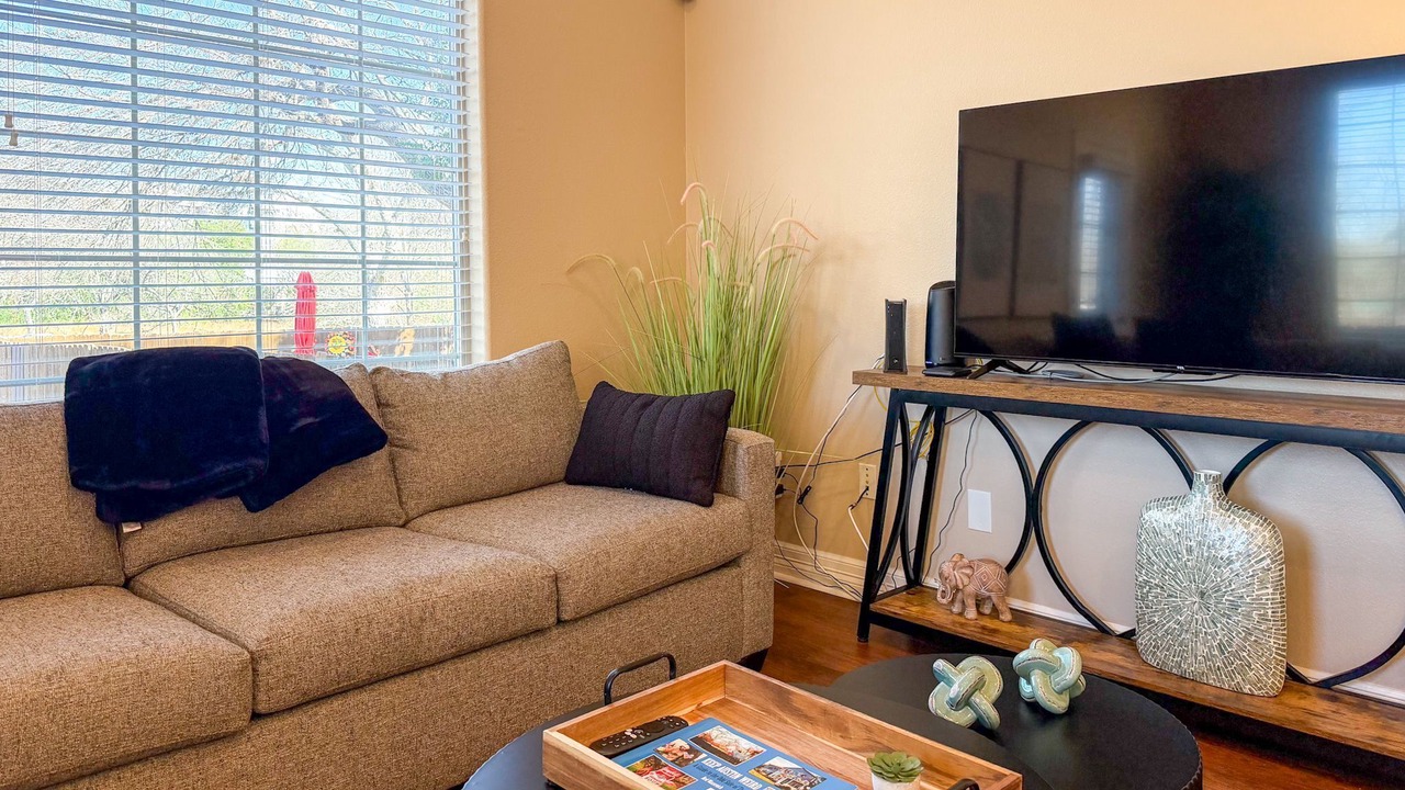 Photo of Livingroom in West Congress