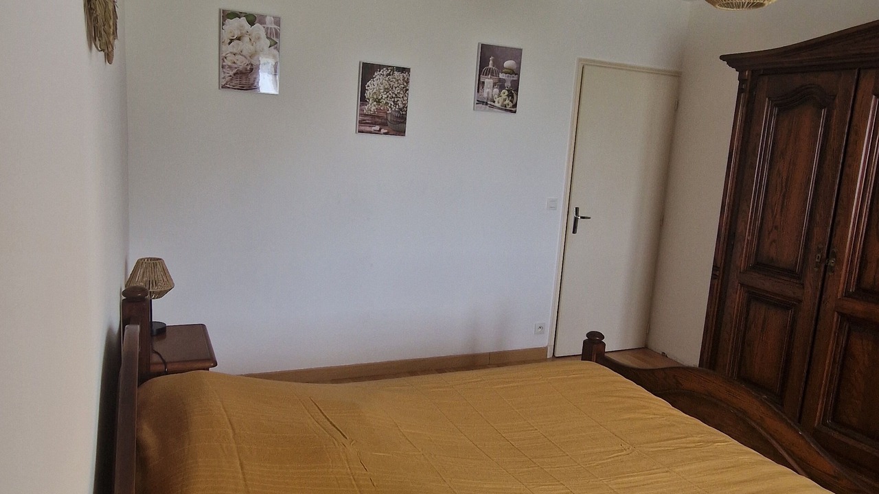 Photo of Bedroom in Monbazillac
