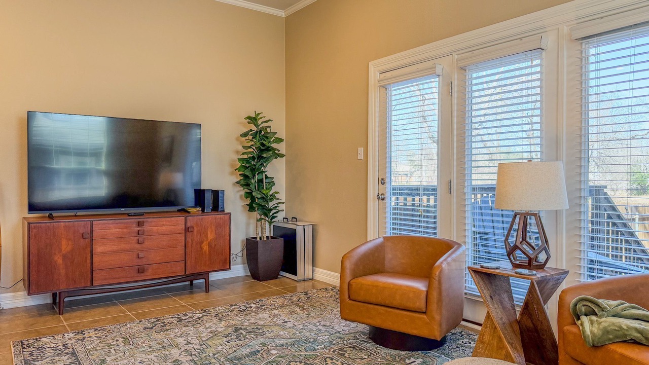 Photo of Livingroom in West Congress