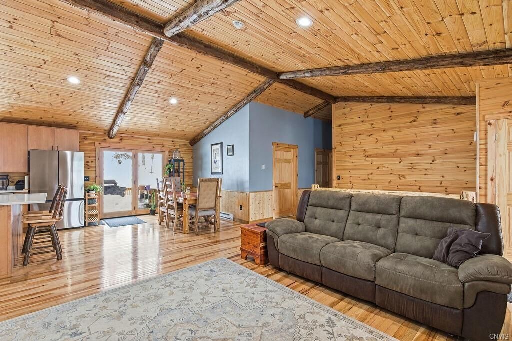Photo of Livingroom in West Eaton