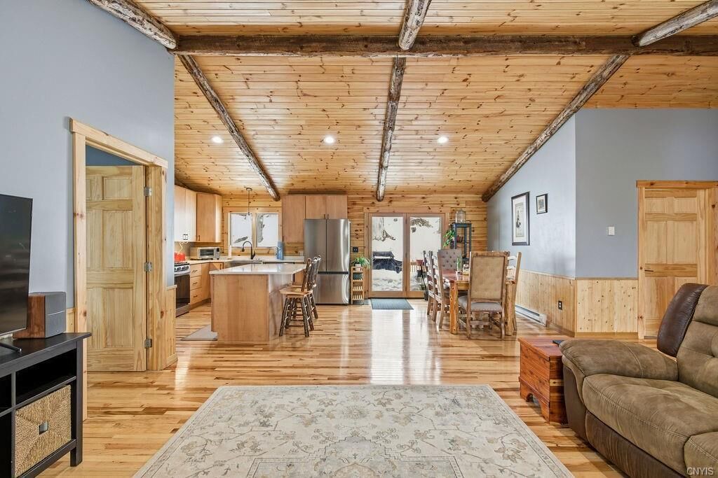 Photo of Livingroom in West Eaton