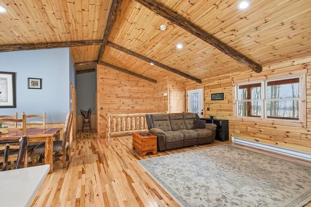 Photo of Livingroom in West Eaton
