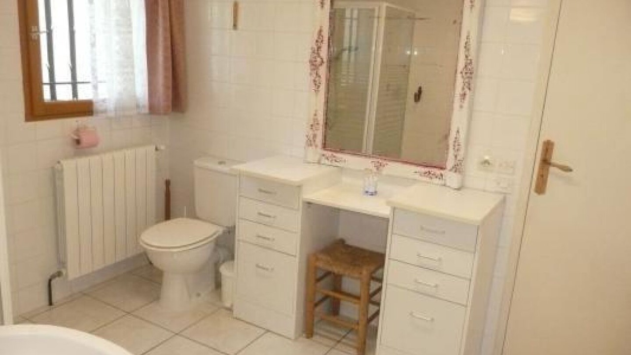Photo of Bathroom in Teyran