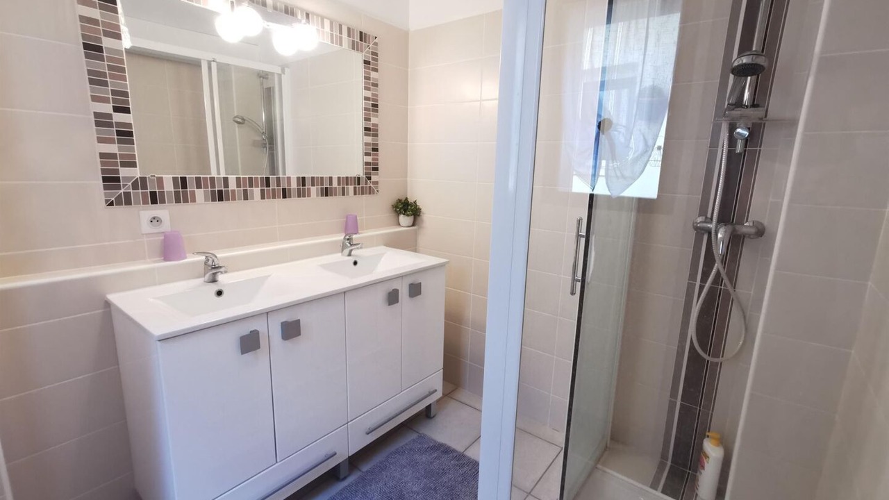 Photo of Bathroom in Causse-de-la-Selle