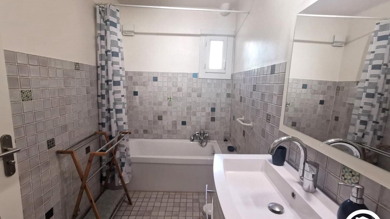 Photo of Bathroom in Cournonsec