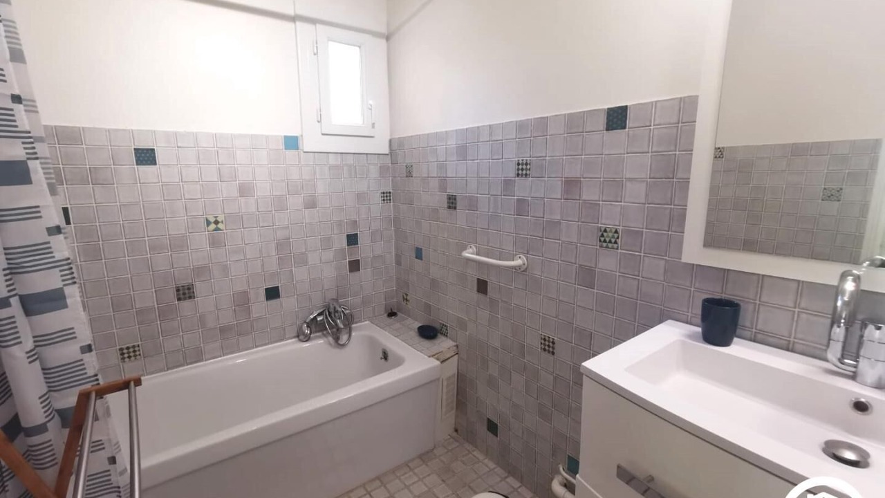 Photo of Bathroom in Cournonsec