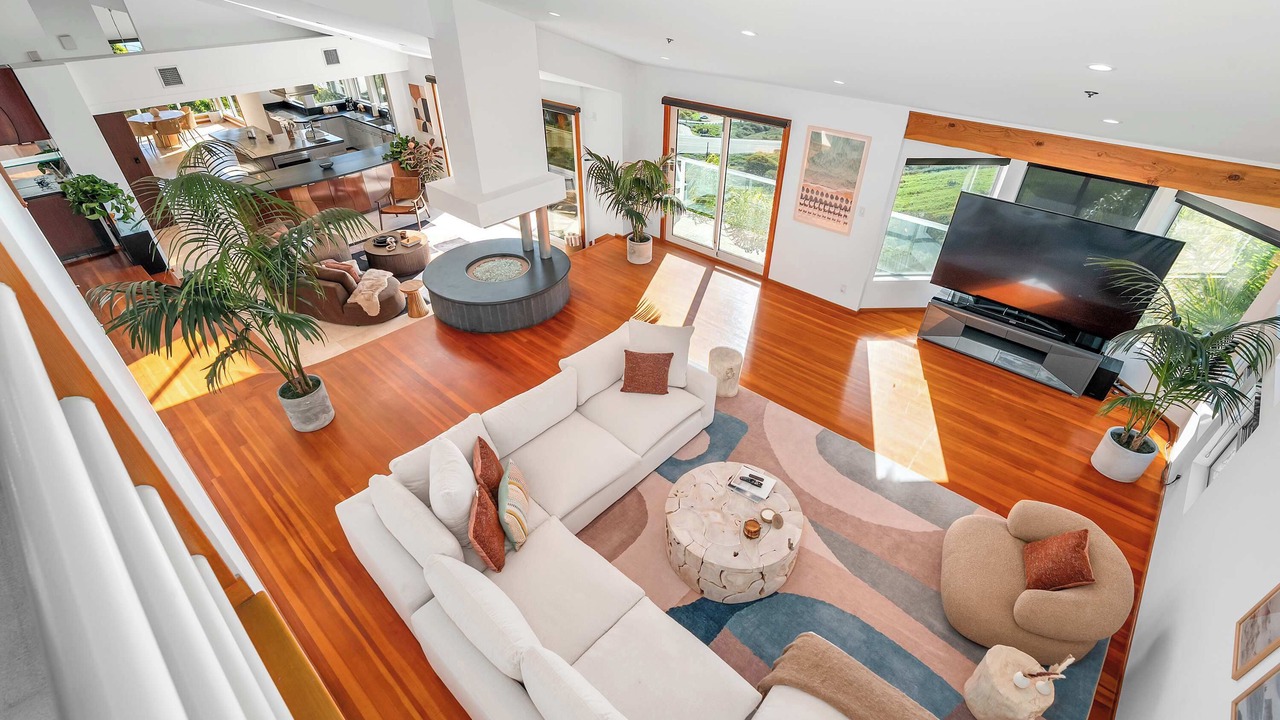 Photo of Livingroom in Central Malibu