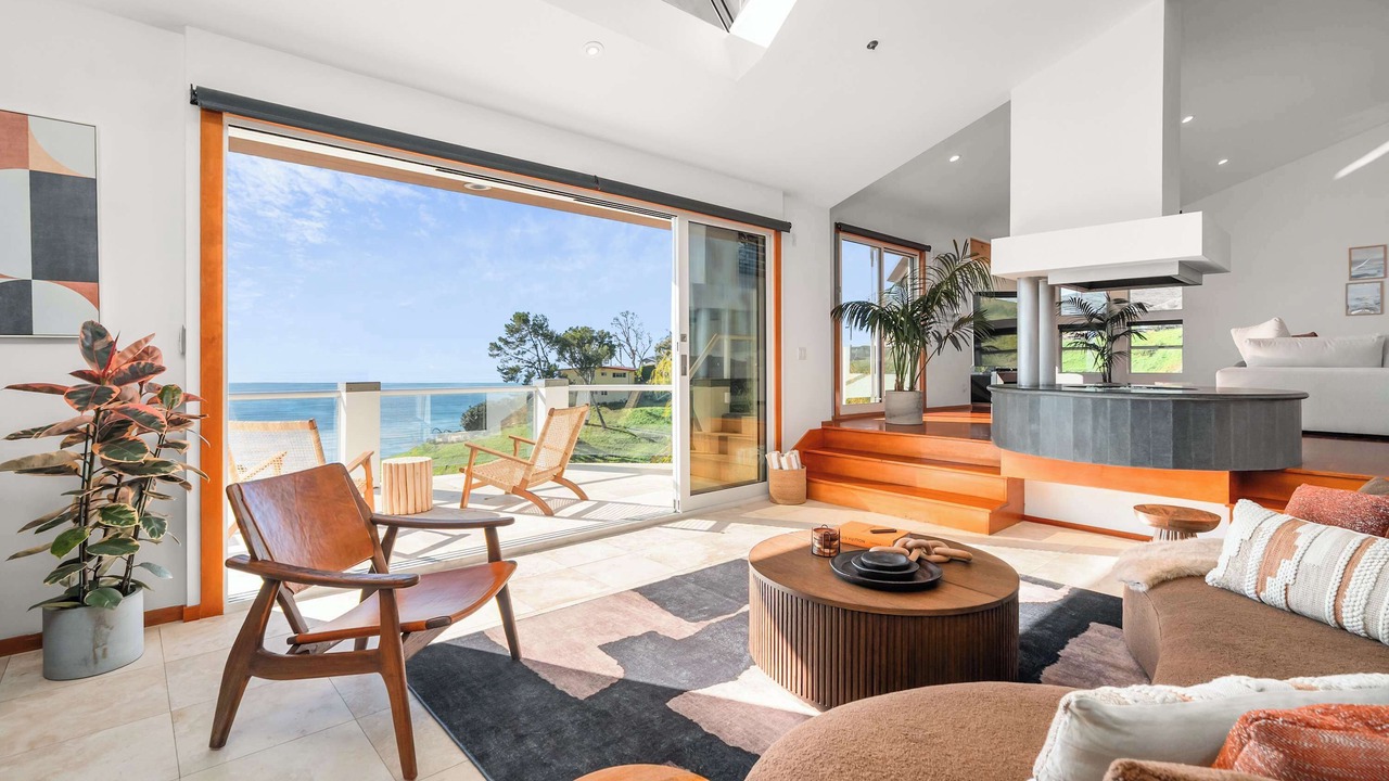 Photo of Livingroom in Central Malibu