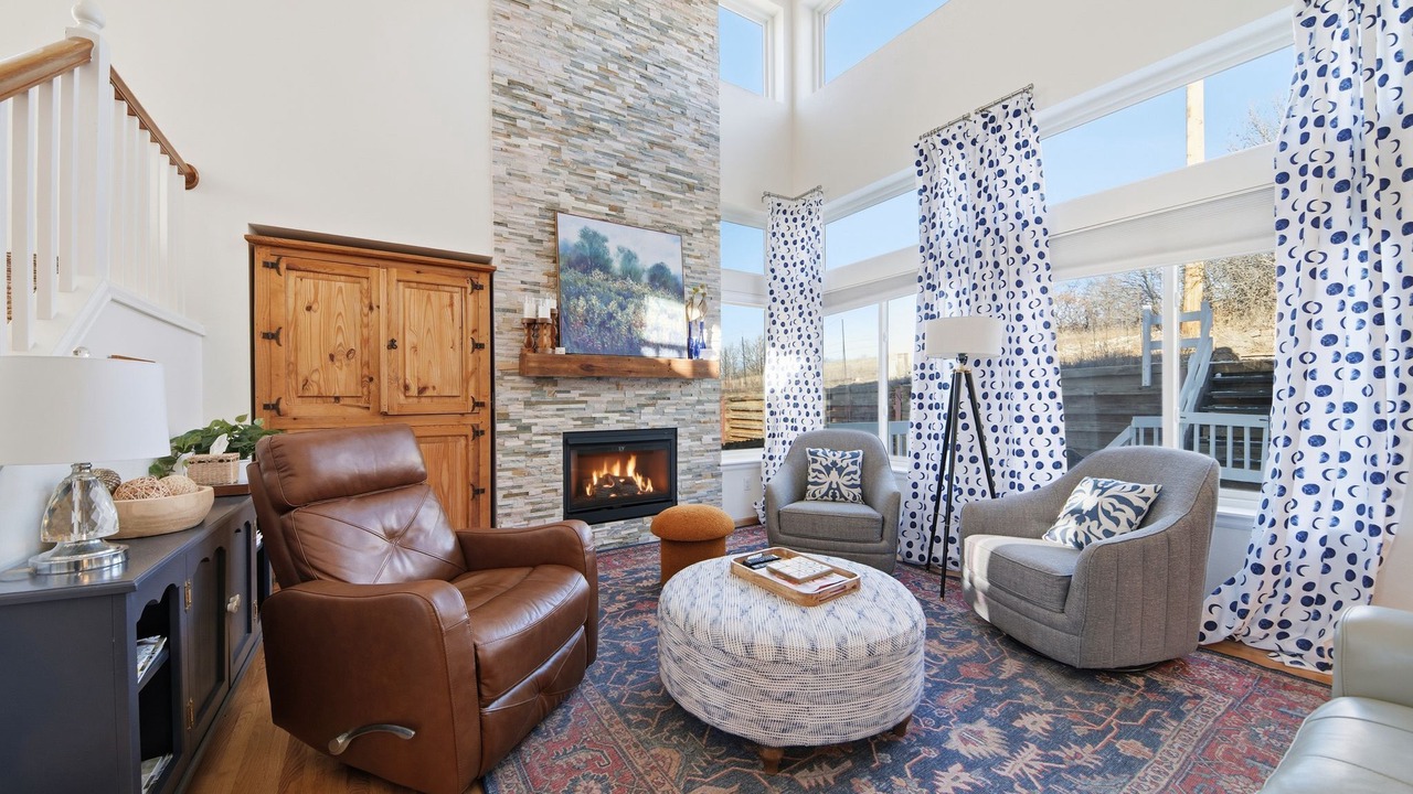 Photo of Livingroom in Castle Rock