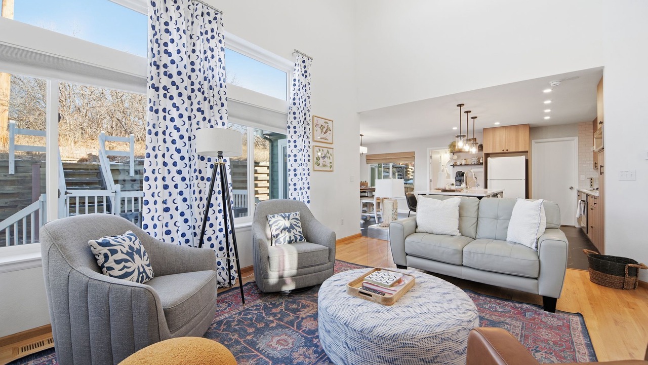 Photo of Livingroom in Castle Rock