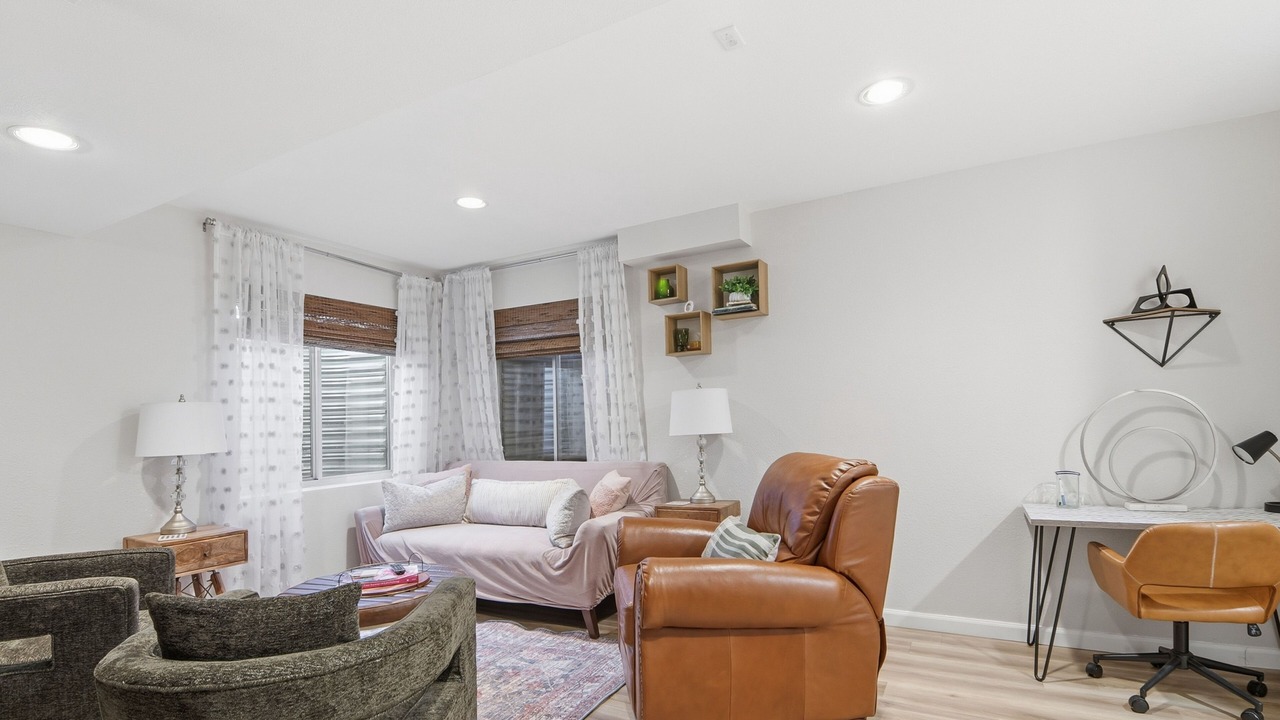 Photo of Livingroom in Castle Rock