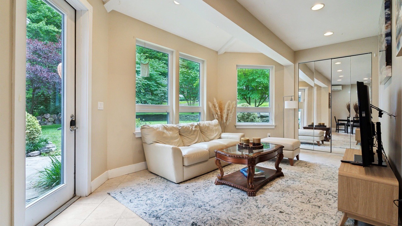 Photo of Livingroom in Langhorne
