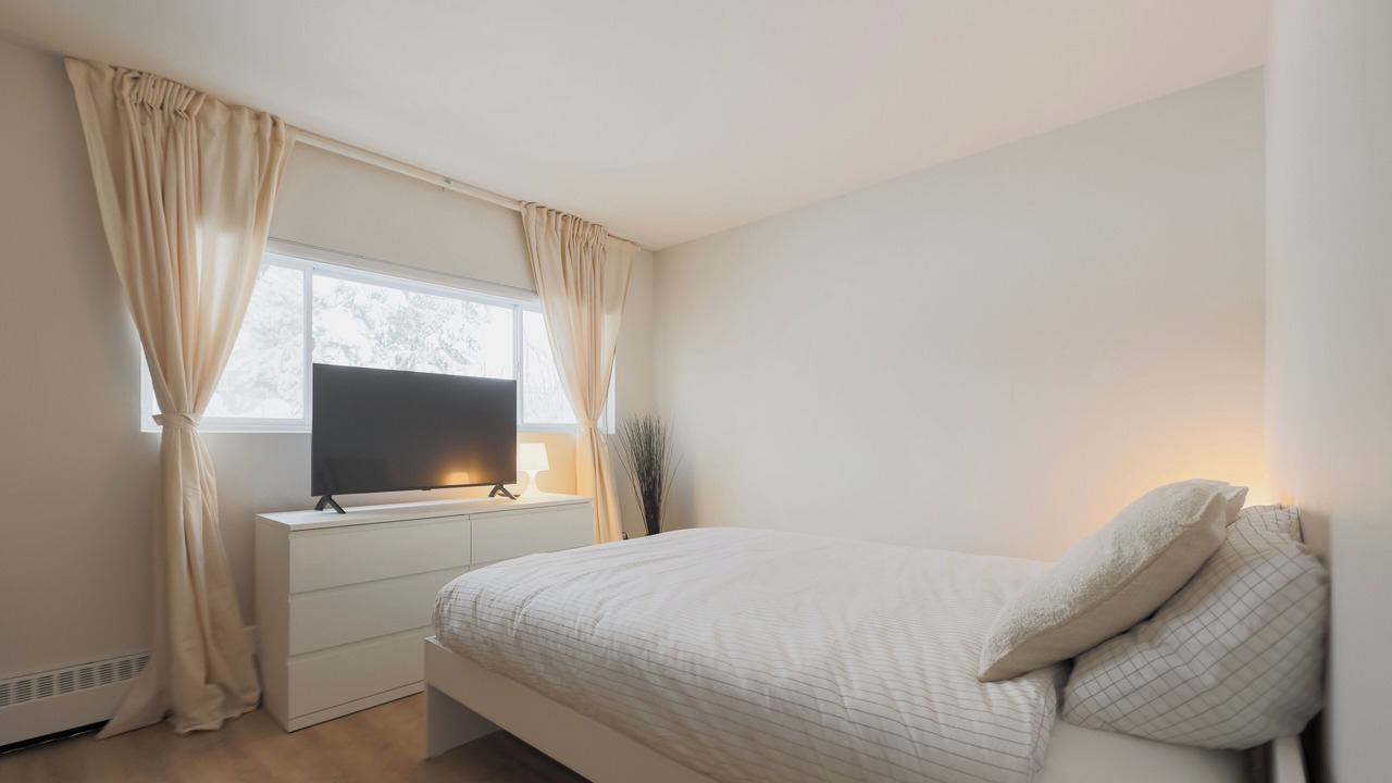 Photo of Bedroom in Longueuil