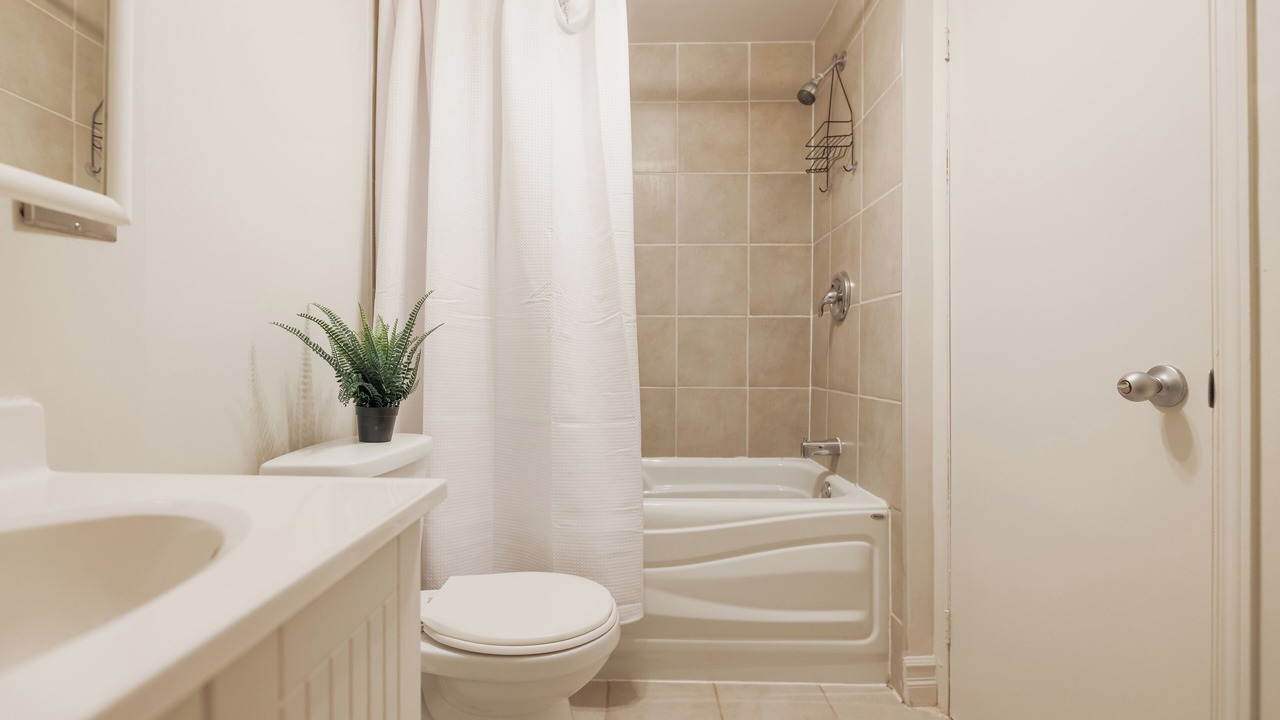 Photo of Bathroom in Longueuil