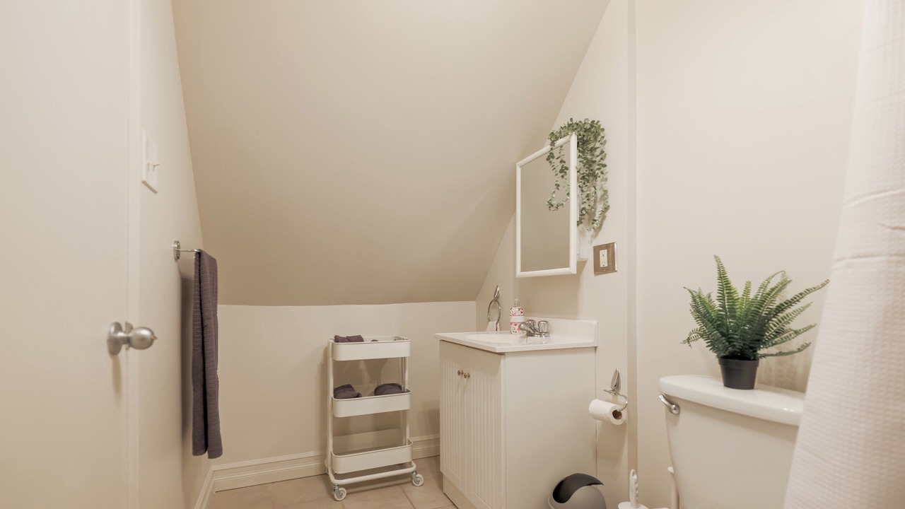 Photo of Bathroom in Longueuil