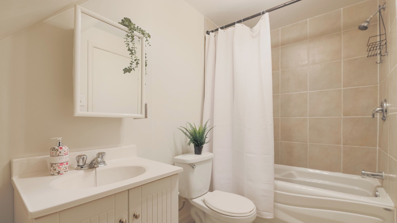 Photo of Bathroom in Longueuil