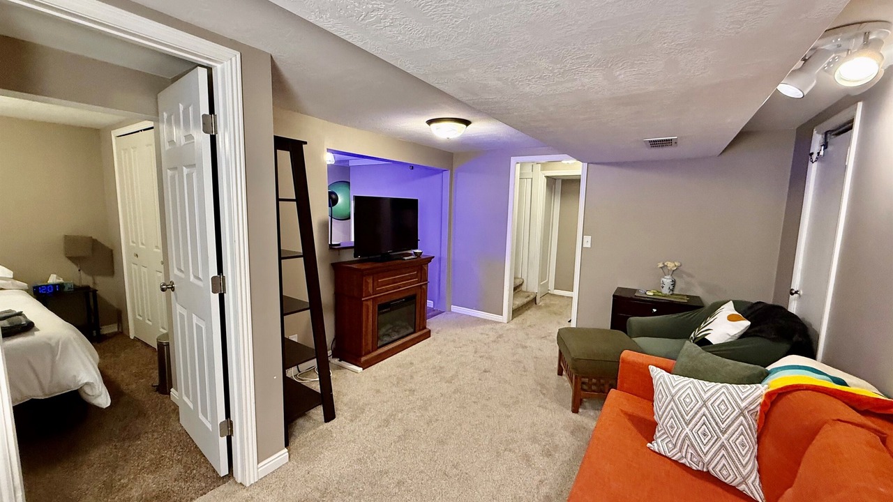 Photo of Livingroom in Midvale