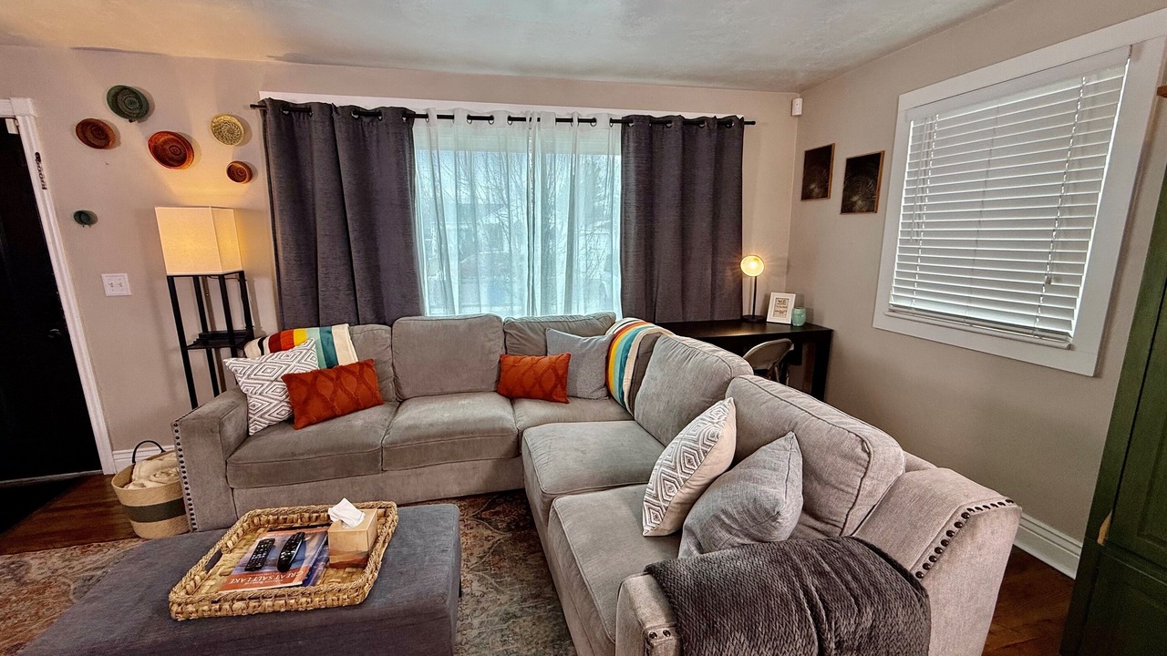 Photo of Livingroom in Midvale