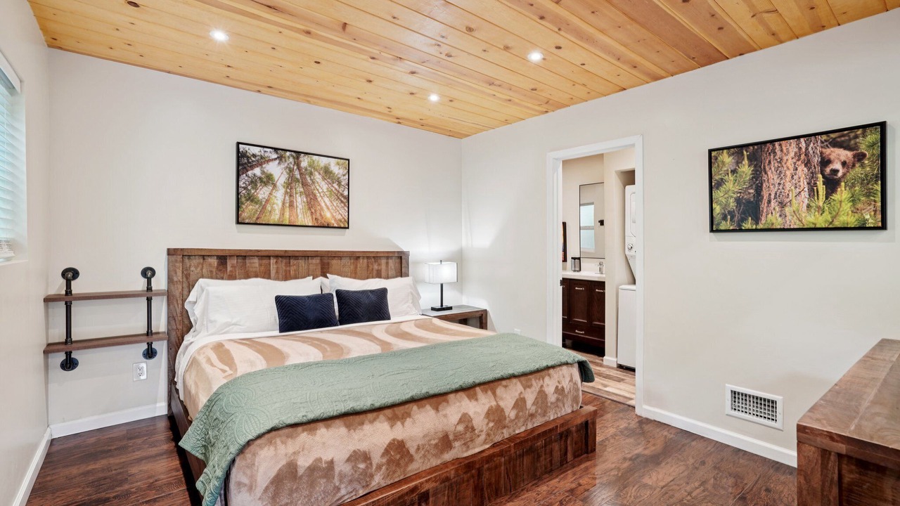 Photo of Bedroom in Idyllwild