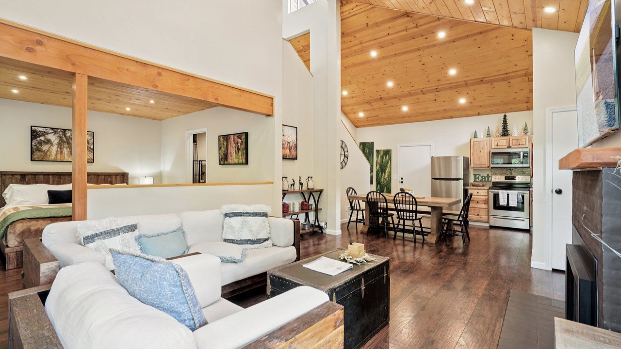 Photo of Livingroom in Idyllwild